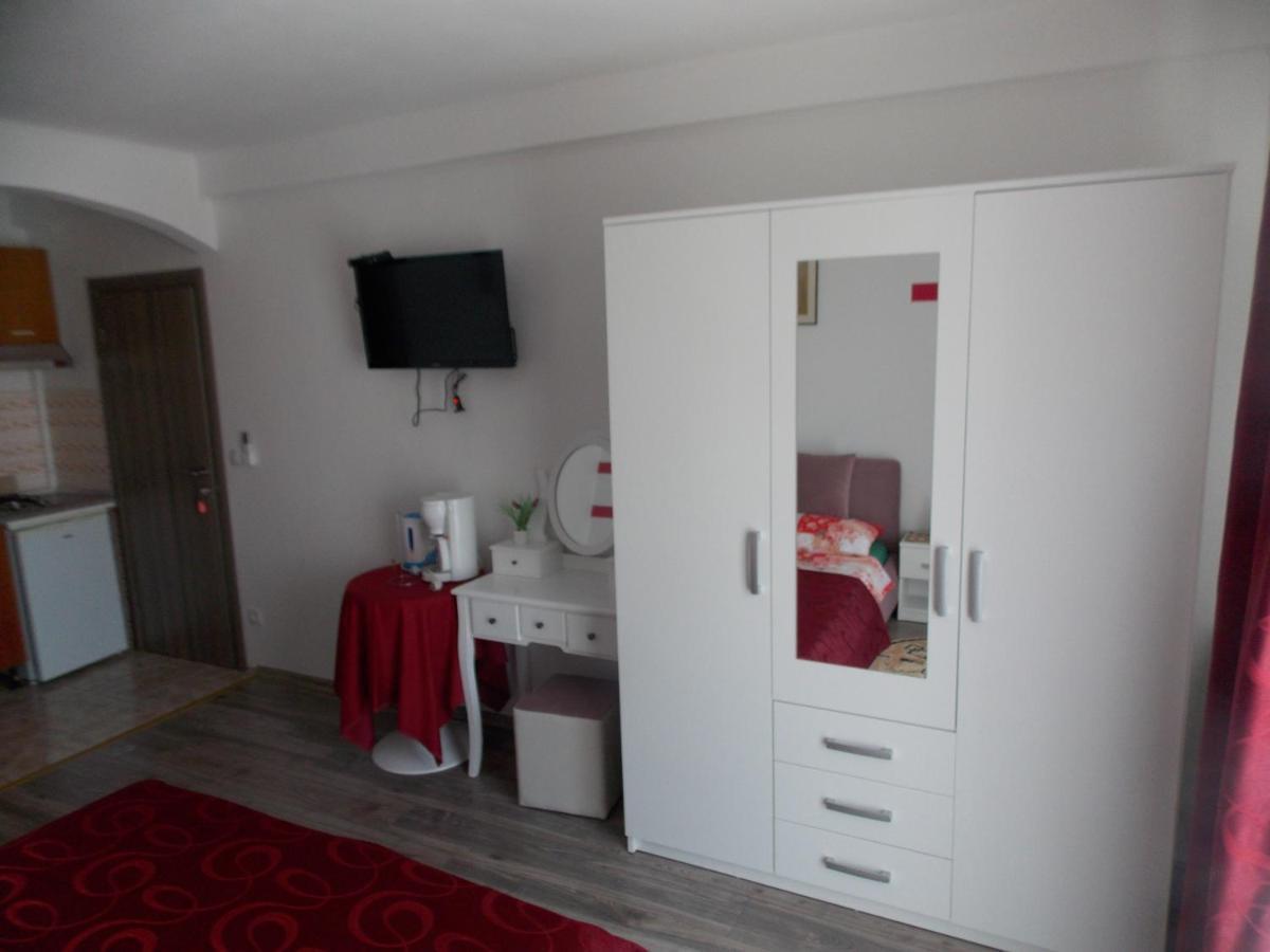 רוביני Hanifa Apartmani מראה חיצוני תמונה