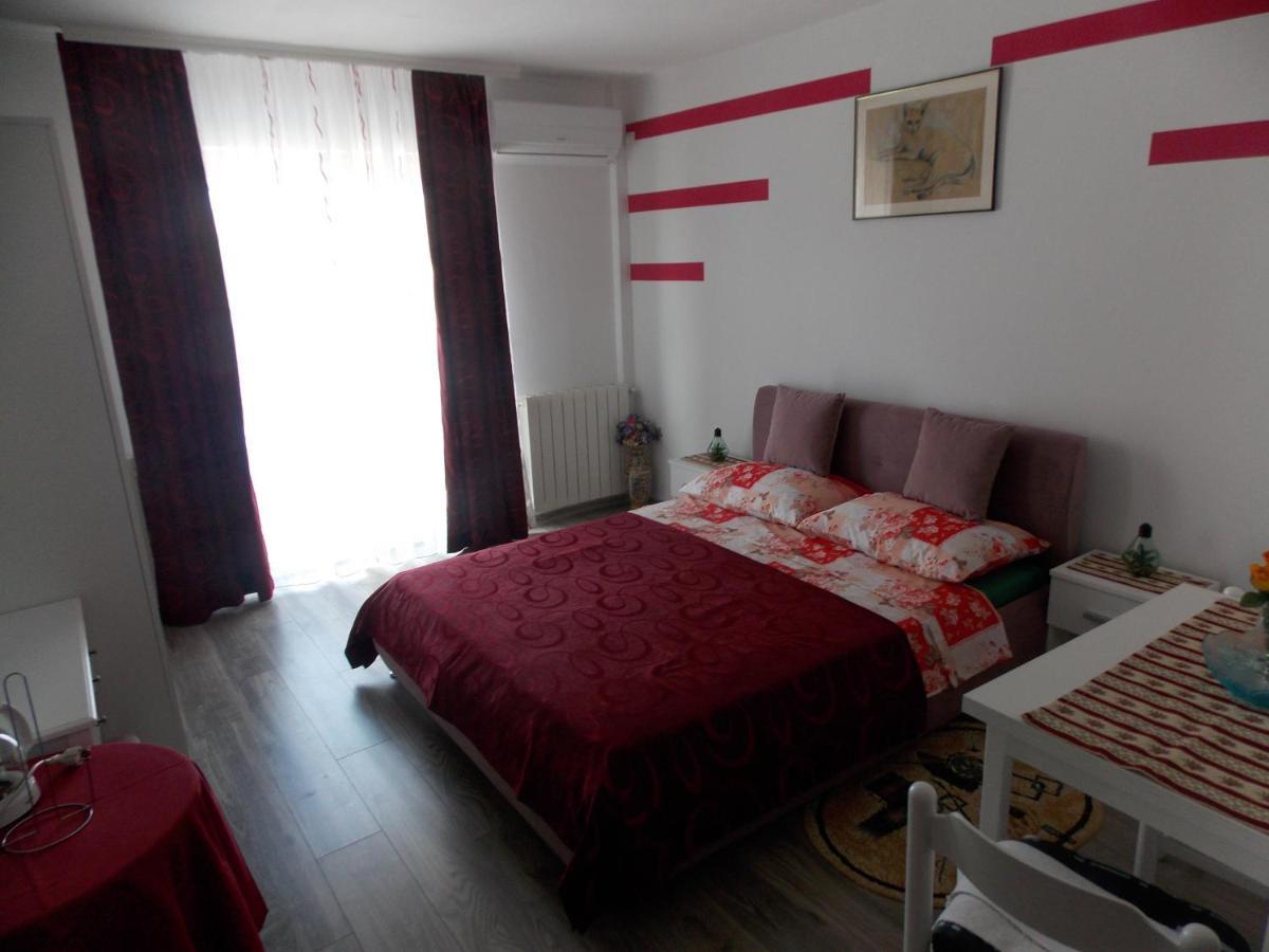 רוביני Hanifa Apartmani מראה חיצוני תמונה