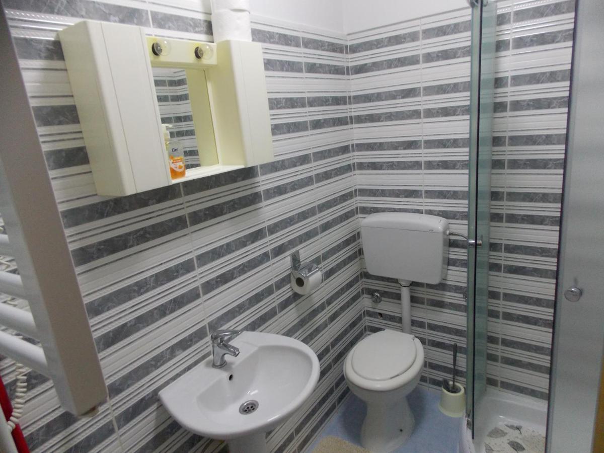 רוביני Hanifa Apartmani מראה חיצוני תמונה