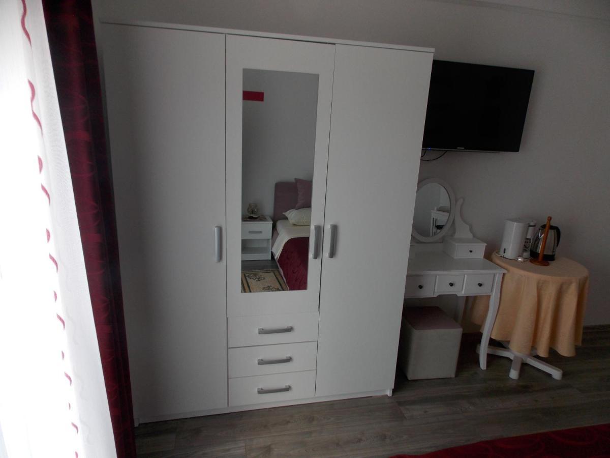 רוביני Hanifa Apartmani מראה חיצוני תמונה