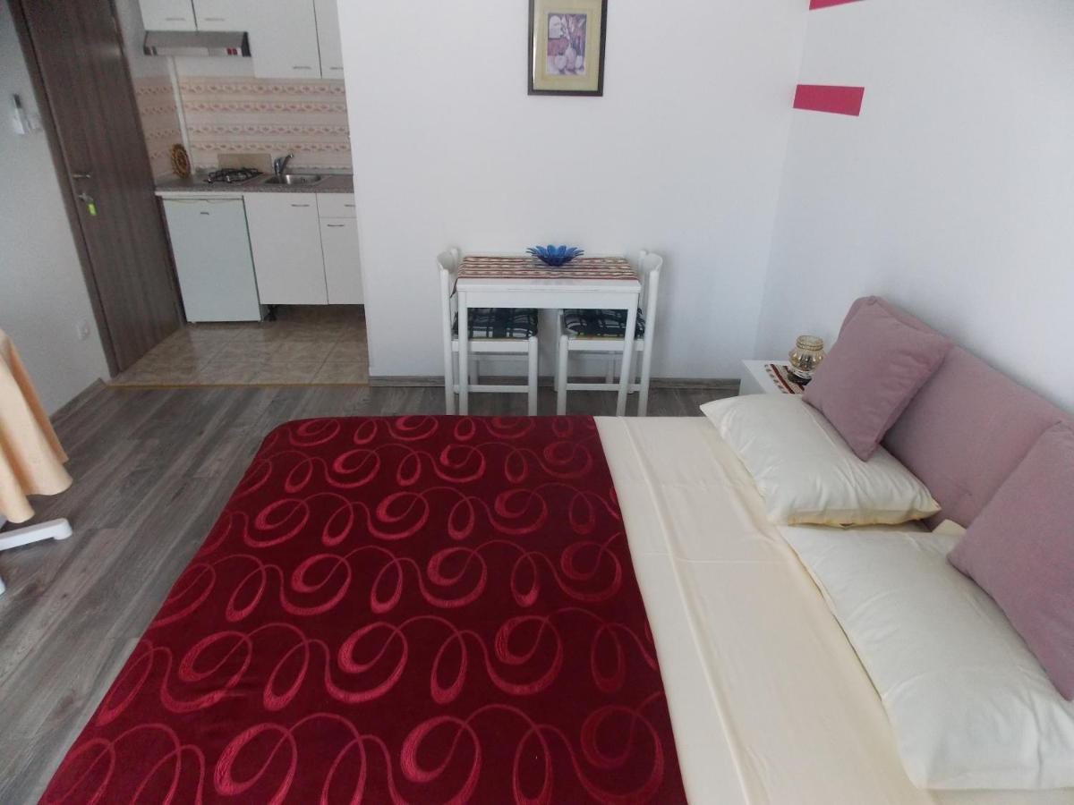 רוביני Hanifa Apartmani מראה חיצוני תמונה