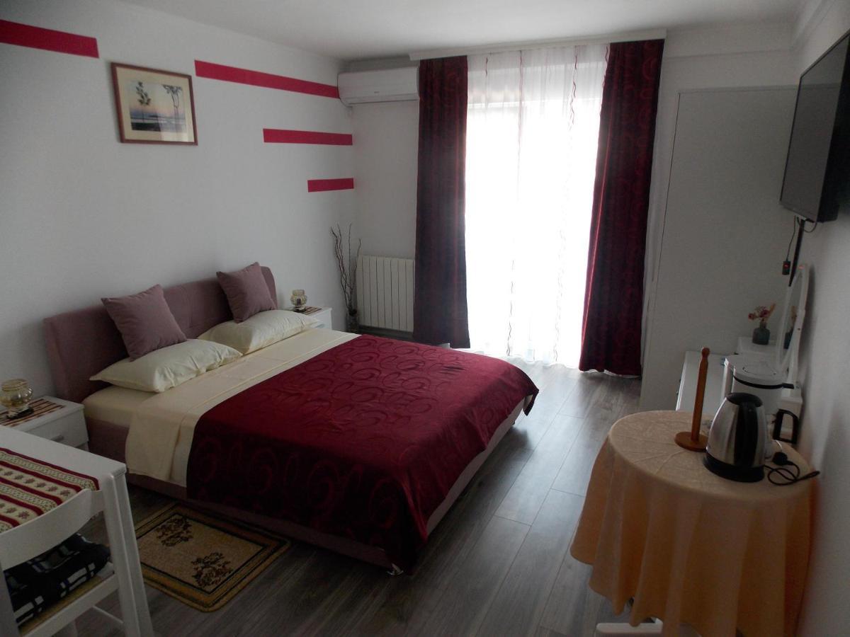 רוביני Hanifa Apartmani מראה חיצוני תמונה